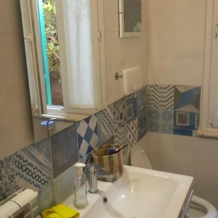 Pignatari 100 Mt Dal Mare Villa