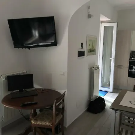 Pignatari 100 Mt Dal Mare Villa *
